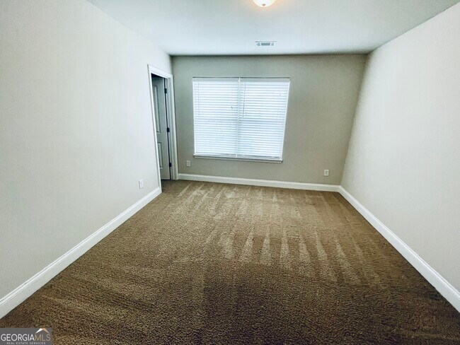 Building Photo - 112 Leland Ln