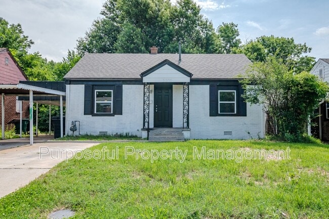 Primary Photo - 2300 Miramar Blvd