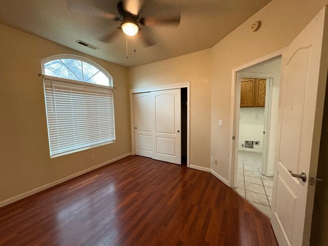 Building Photo - 3 Bedroom Home