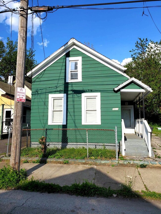 Building Photo - 3017 Nursery Ave