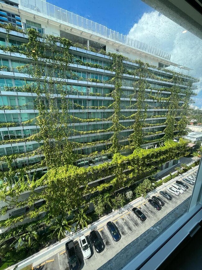 Building Photo - 1250 West Ave