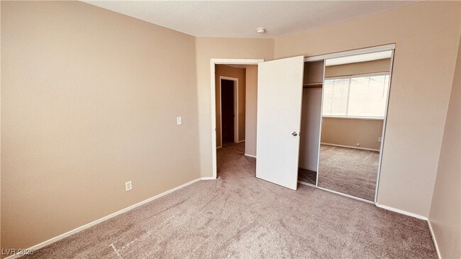 Building Photo - 722 Peregrine Falcon St