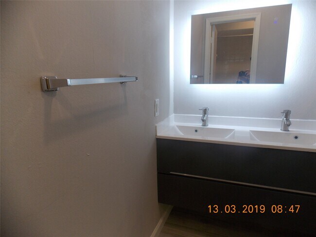 Building Photo - 9411 Bassoon Dr