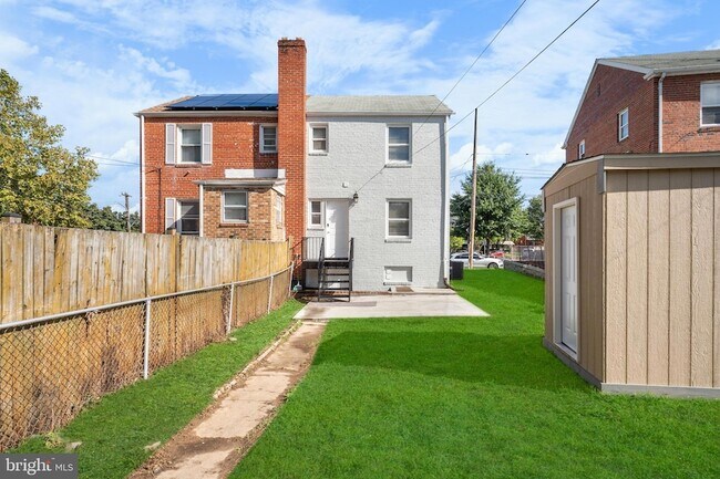 Building Photo - 1811 T Pl SE