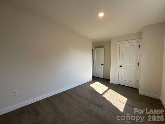 Building Photo - 128 18th St NW