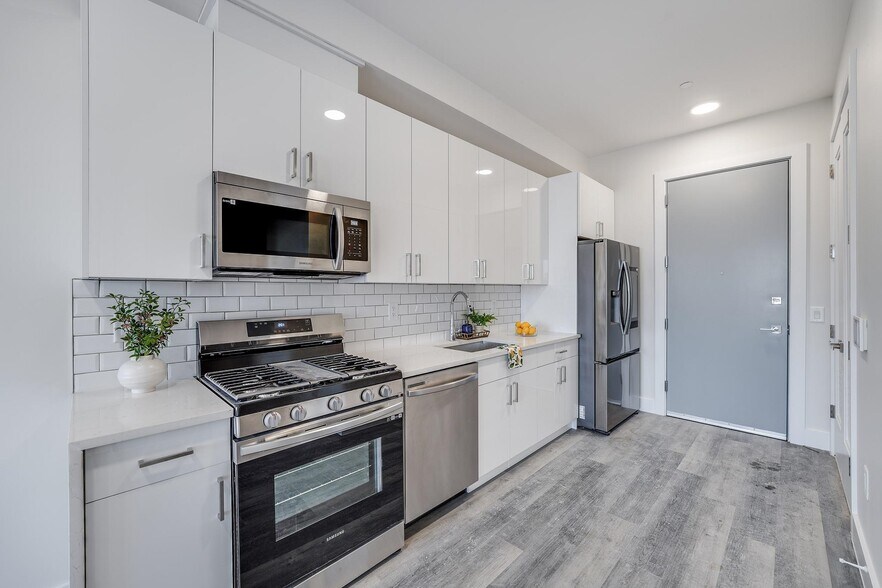 Building Photo - 3443 John F. Kennedy Blvd