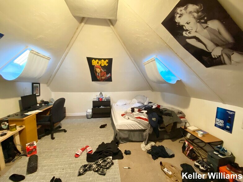 Building Photo - 61 Hillside St