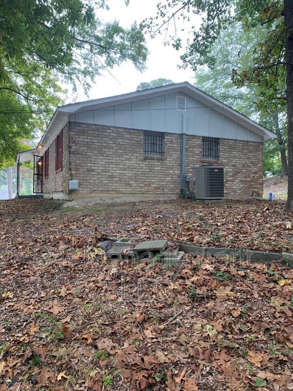 Building Photo - 3025 Sprucewood Dr