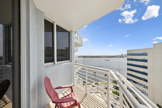 Building Photo - 1551 N Flagler Dr