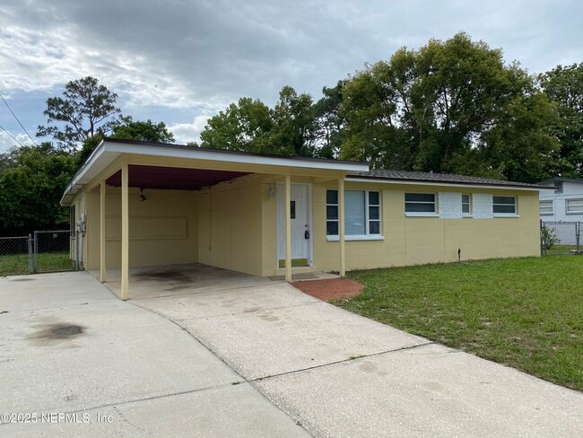 Building Photo - 165 Parkwood Dr W