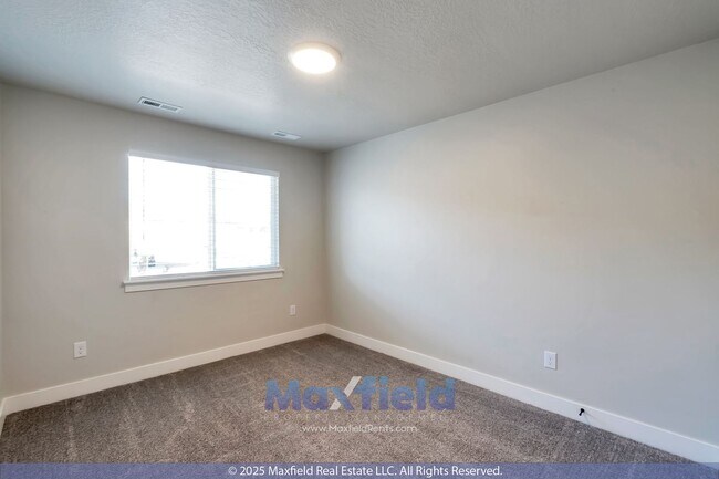 Building Photo - Great Townhome in Lehi - 3BD - 2BTH - 2GAR...