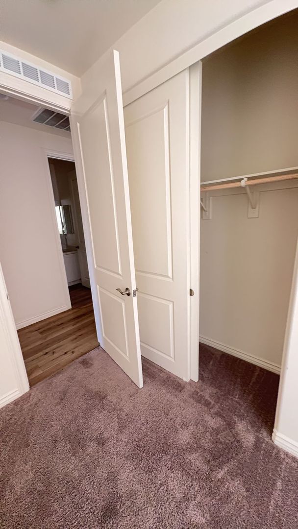 Building Photo - 3 BEDROOM VICTORVILLE HOME