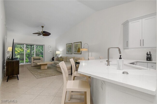 Building Photo - 853 Tanbark Dr