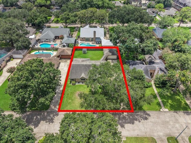 Building Photo - 3319 Meadowcreek Dr