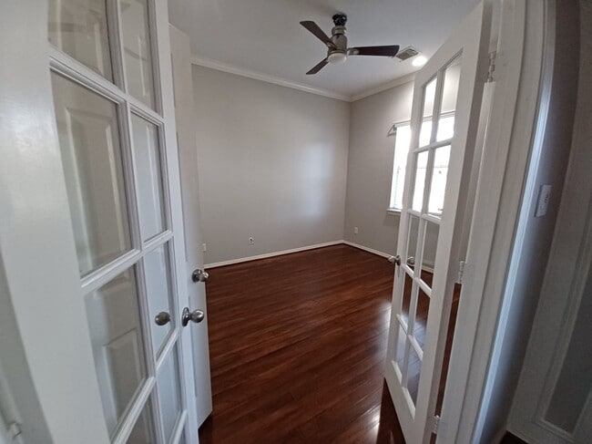 Building Photo - 13401 Indigo Sands Dr