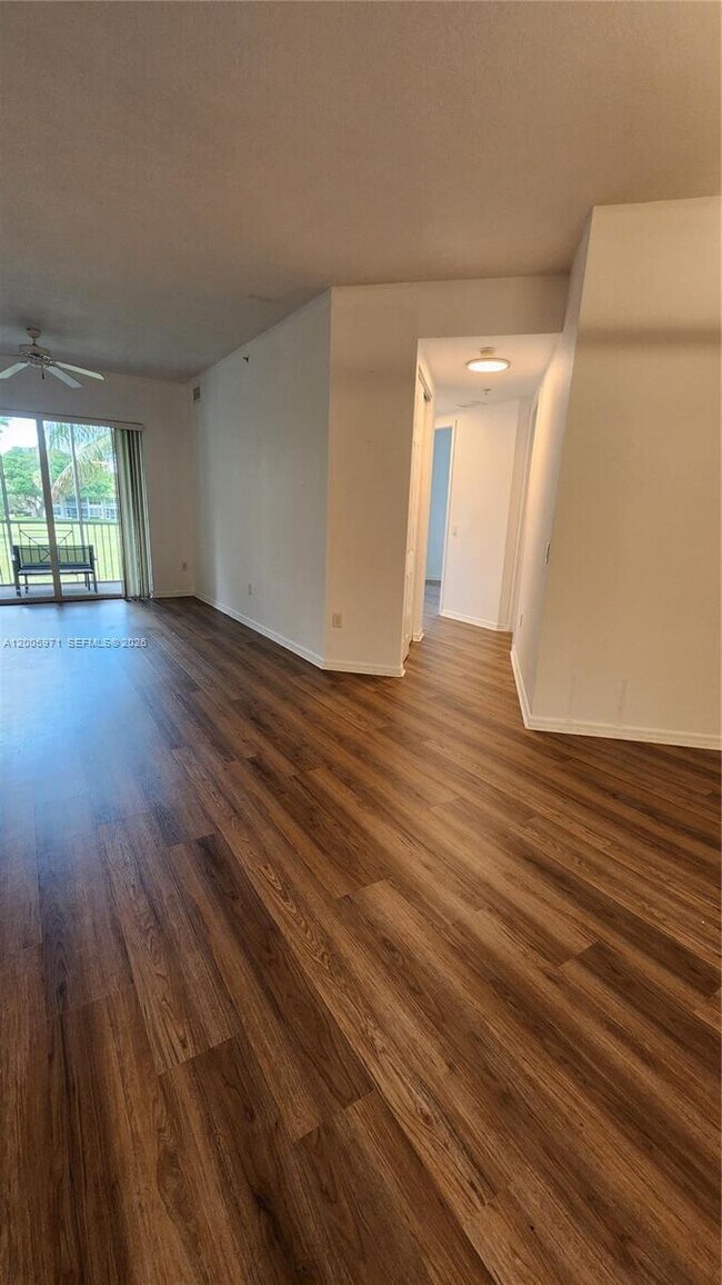 Building Photo - 3600 Oaks Clubhouse Dr