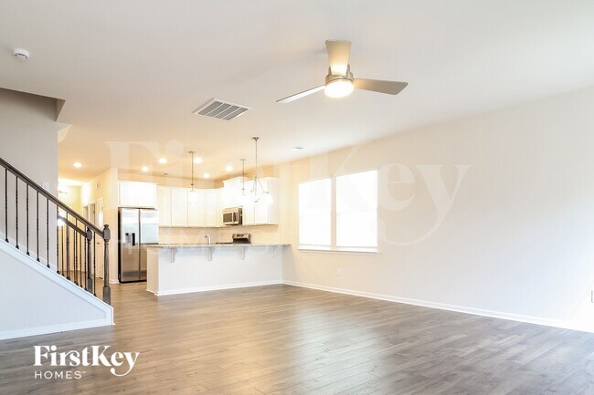 Building Photo - 5 Ramblehurst Rd