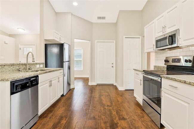 Building Photo - 15528 Hidden Lake Cir