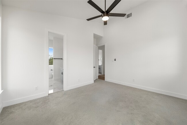 Building Photo - 947 Green Meadow Ln