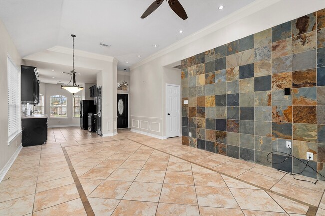 Building Photo - 2227 Oakwell Ln