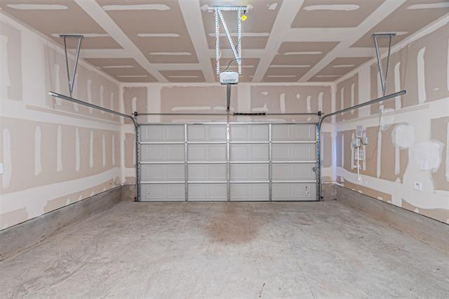 Building Photo - 801 Leavenworth Dr