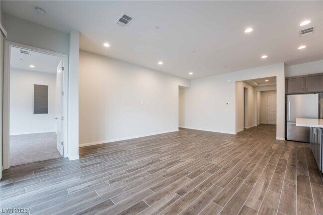 Building Photo - 533 Cadence Vista Dr