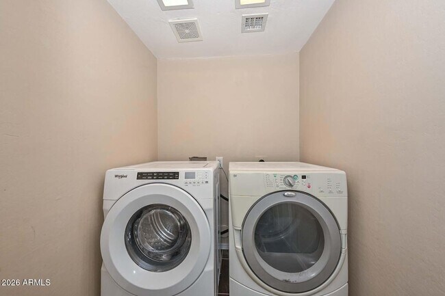 Building Photo - 9164 N 95th Ln