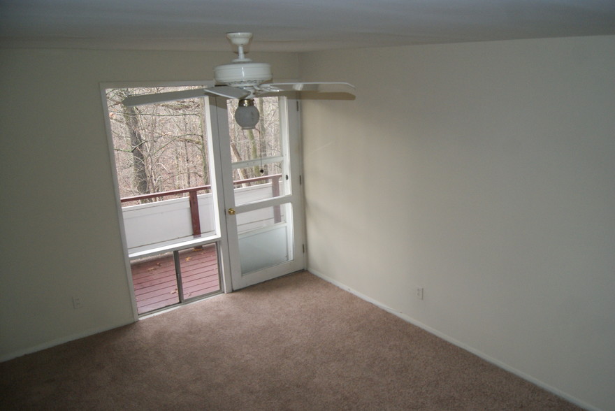 Building Photo - 7531 Spring Lake Dr