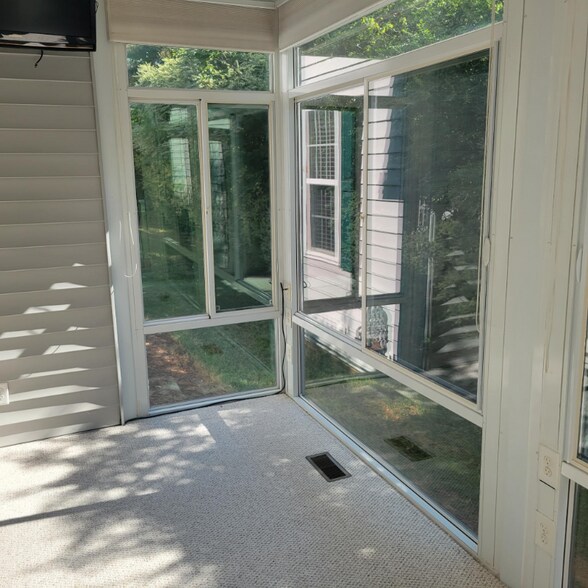 Building Photo - 710 Latta Cir