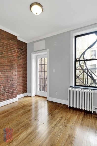 Building Photo - 252 Mott St