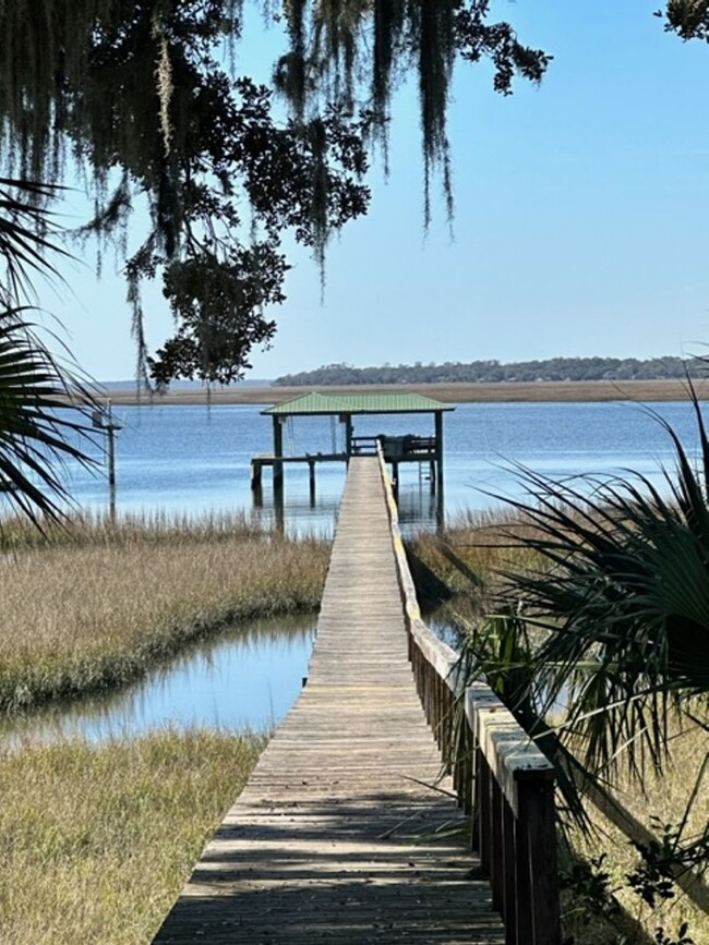 Building Photo - Breathtaking views of intracoastal waterway