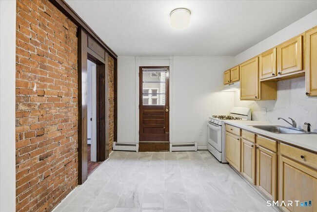 Building Photo - 251 Lawrence St