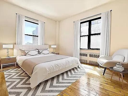 Building Photo - 215 W 101st St