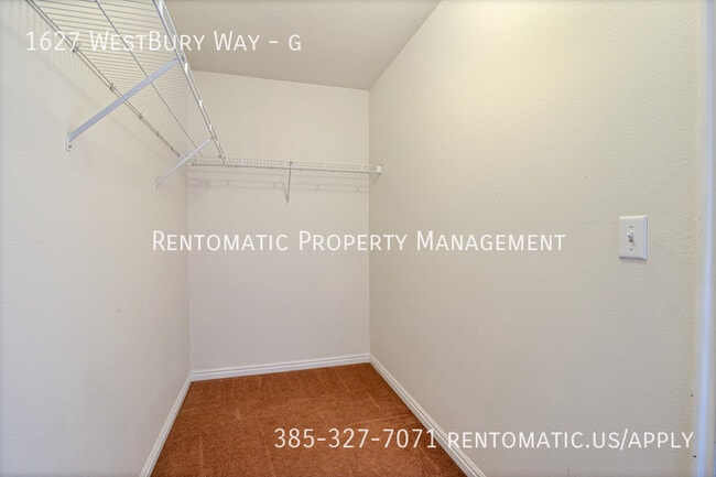 Building Photo - 1627 Westbury Way