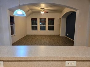 Building Photo - 606 Zollman Ct