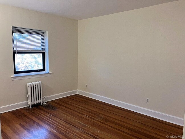 Building Photo - 240 Halstead Ave