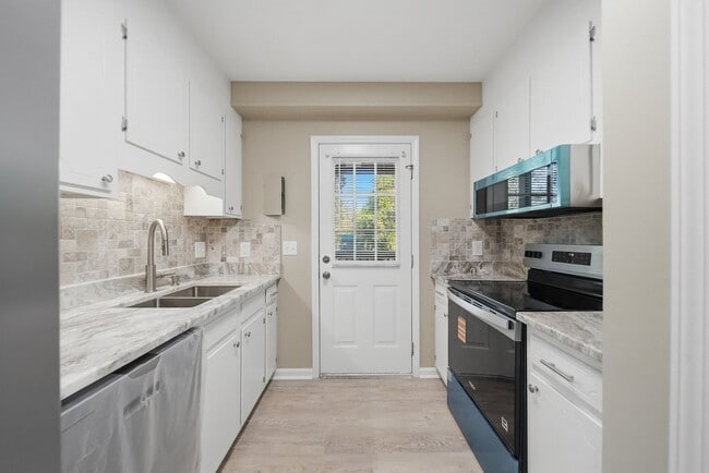 Building Photo - Renovated 1 Bed 1 Bath Condo in Prime Location!