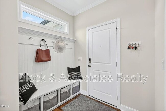 Building Photo - 236 Lily Oak Dr