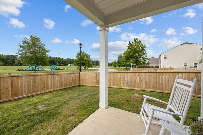 Building Photo - 400 Louisia Mae Way