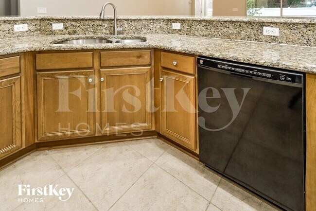 Building Photo - 664 Porta Rosa Circle