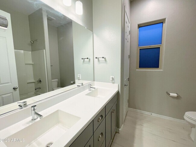 Building Photo - 13682 N 144th Ln