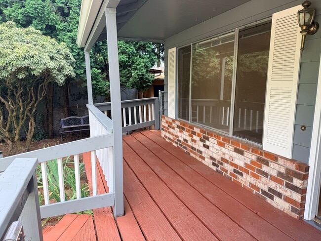 Building Photo - Newly renovated 1892sqft 4-bedroom, 3-bath home in Portland,