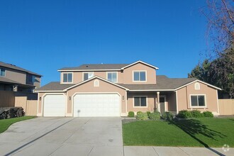 Building Photo - Gorgeous 5 bedroom in Quiet Kennewick Neig...