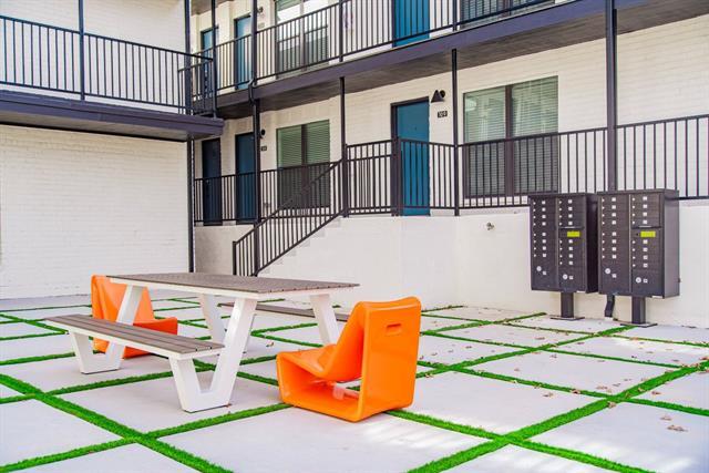 Building Photo - 606 N Marsalis Ave