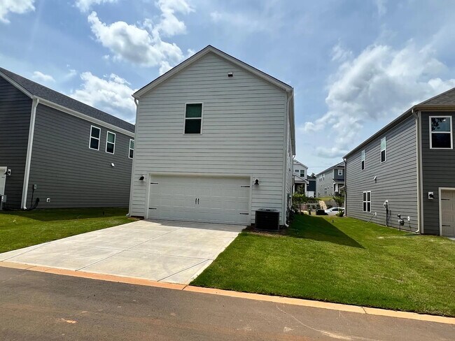 Building Photo - Room in House on Laughing Gull Dr