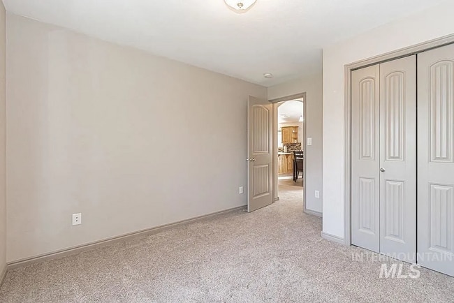 Building Photo - 2221 Frontier Dr