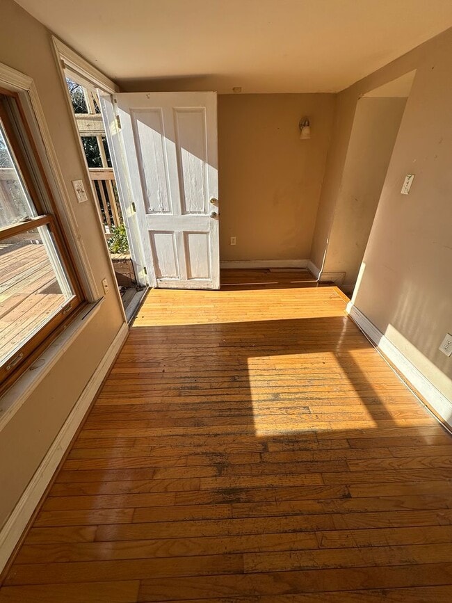 Building Photo - 1209 Hollins St