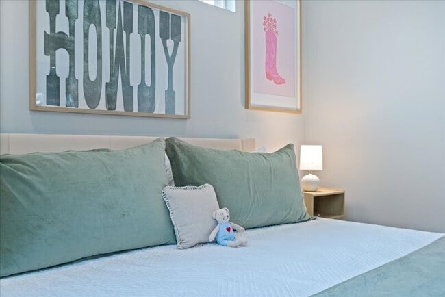 Building Photo - 6301 Santos St