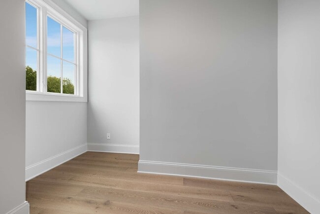 Building Photo - 8115 Devens Dr