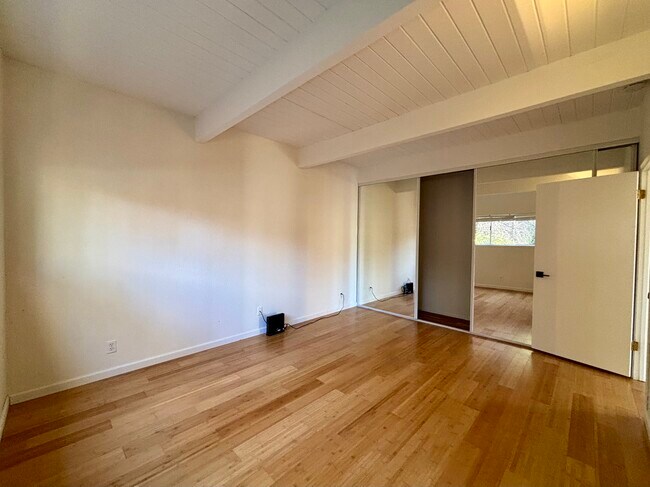 Building Photo - 6207 Westover Dr